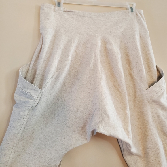 EUC lululemon cotton harem pants - Picture 3 of 4